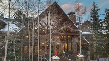 Condo, 2 Bedrooms | Exterior