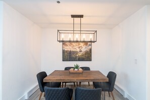 Dining - Bear Creek Lodge 207 2 Bedroom Condo by Alpine Lodging Telluride (Telluride)