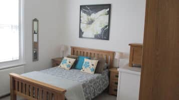 3 bedrooms, iron/ironing board, free WiFi, bed sheets