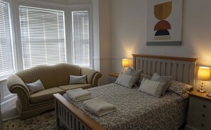 3 bedrooms, iron/ironing board, WiFi (free), bed sheets