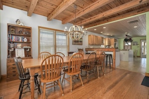 Dining - Family Tides - 311 139th Street 4 Bedroom Home by RedAwning (Ocean City)