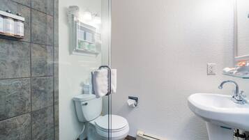 Estudio | Baño | Toallas y shampoo