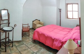 3 bedrooms, free WiFi, bed sheets - Cozy home in Baza with WiFi (Baza)