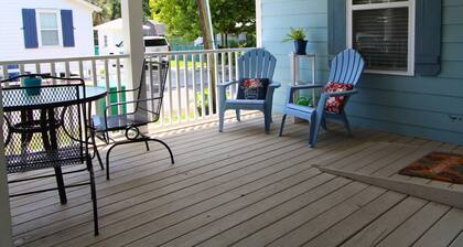 Annie's Cottage- A Peaceful Summer Getaway in Bay St. Louis! Adjustable Queens