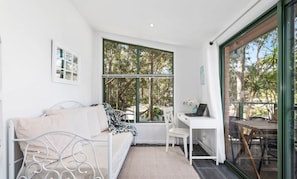 Smart TV, fireplace, DVD player, books