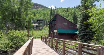 Manitou Lodge 3 Hotel Room by Alpine Lodging Telluride