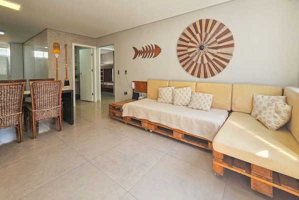 2 عدّة غرف نوم وبديكورات فريدة لكل غرفة وطراز فريد لكل وحدة