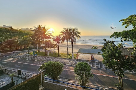 Apartment | Beach | On the beach, white sand, beach umbrellas, beach volleyball