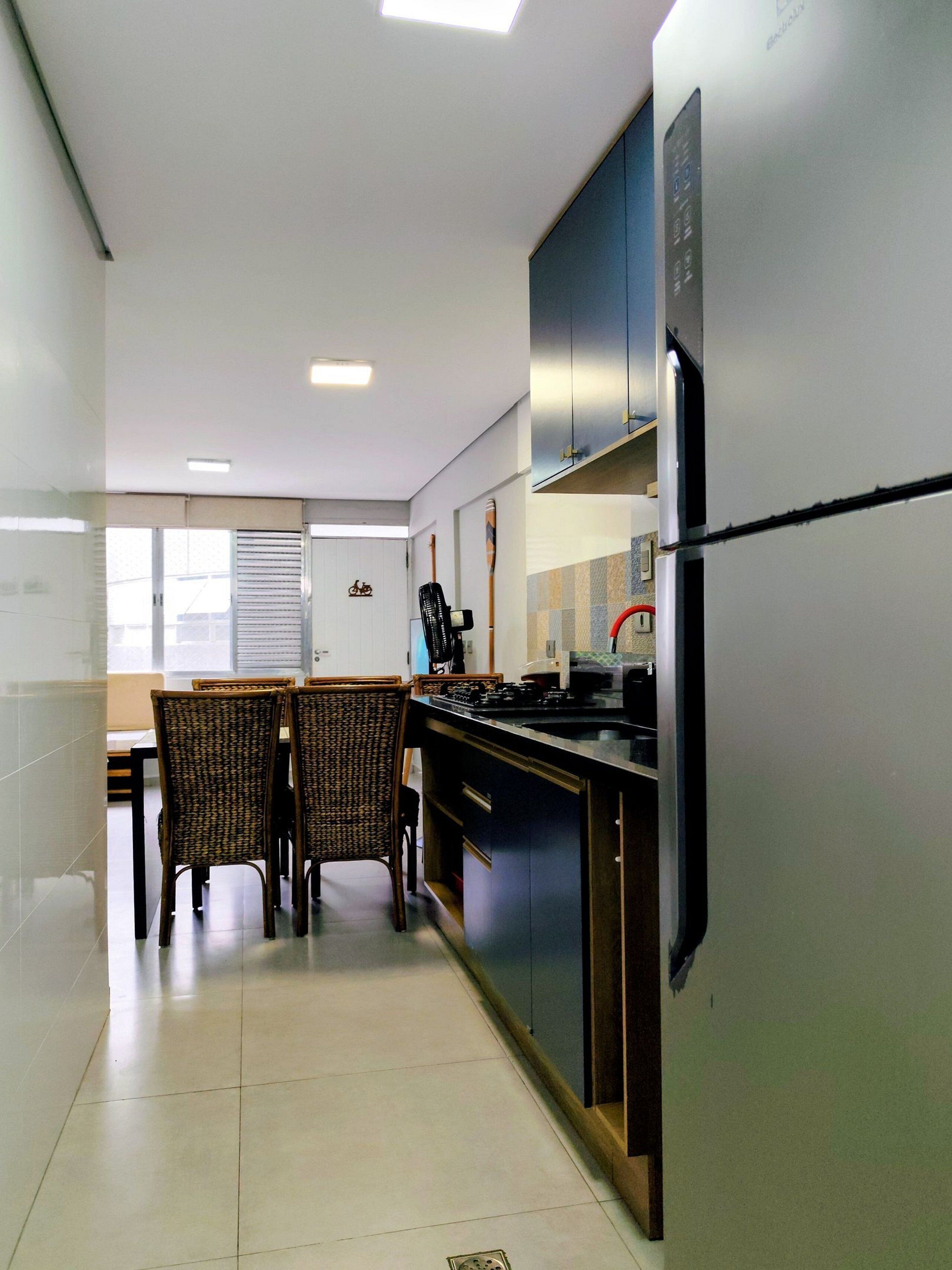 Apartamento | Cozinha privada | Geladeira grande, fogão, liquidificador, forno com torradeira