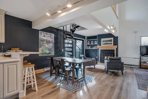 New! Steps from Ski Hill 4BR/3.5Ba - Kingswood 10A