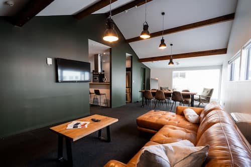 Familien-Loft | Wohnbereich | LED-Fernseher