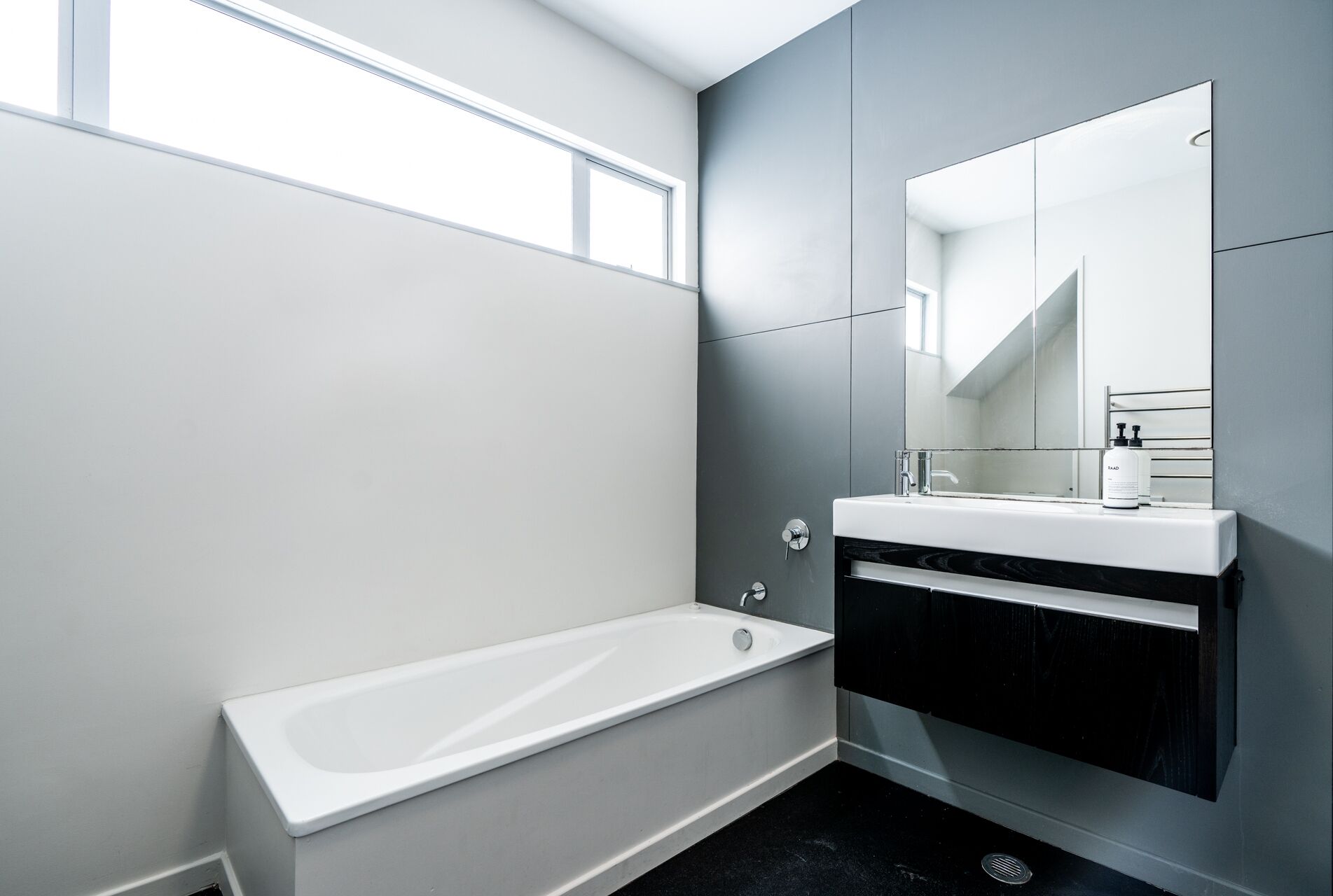 Gác dành cho gia đình | Phòng tắm | Bồn tắm và buồng tắm vòi sen riêng, đồ dùng nhà tắm miễn phí 