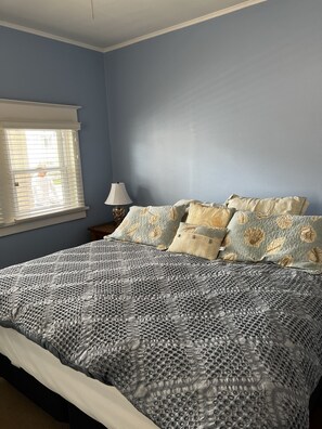 4 bedrooms, travel cot, free WiFi, bed sheets
