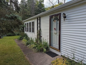 Exterior detail - Cozy Cabin located minutes from Whitefish Dunes Park (Sturgeon Bay)