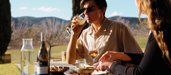 Vineyard Stay with private hot tub