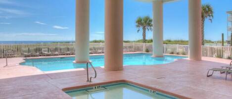 Sisäuima-allas, ulkouima-allas