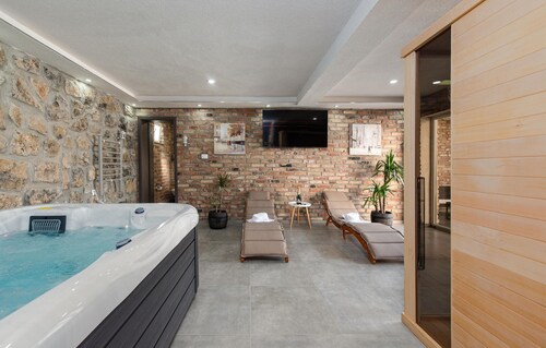 Lovely home in Gracac with sauna