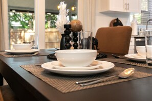 Dining - Modern Pool Home Near UF, Downtown, & Devil's Millhopper Geological State Park (Gainesville)