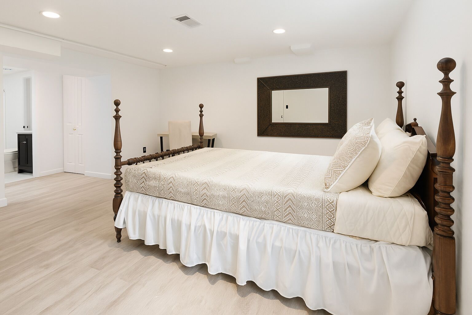 4 bedrooms, WiFi, bed sheets