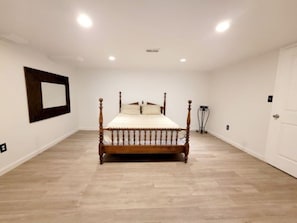 4 bedrooms, WiFi, bed sheets