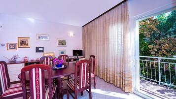 House | Tempat makan