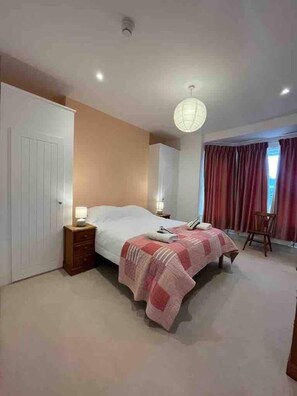 Apartment, Multiple Beds | 4 bedrooms, iron/ironing board, free WiFi, bed sheets - Stunning 4-bed Apartment in Cambridge (Cambridge)