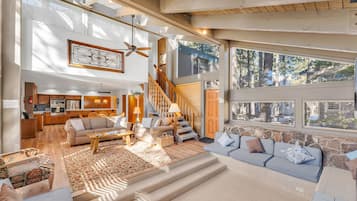 Condo, 3 Bedrooms | Living area