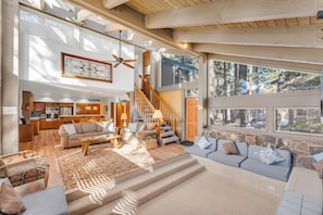 Condo, 3 Bedrooms | Living area