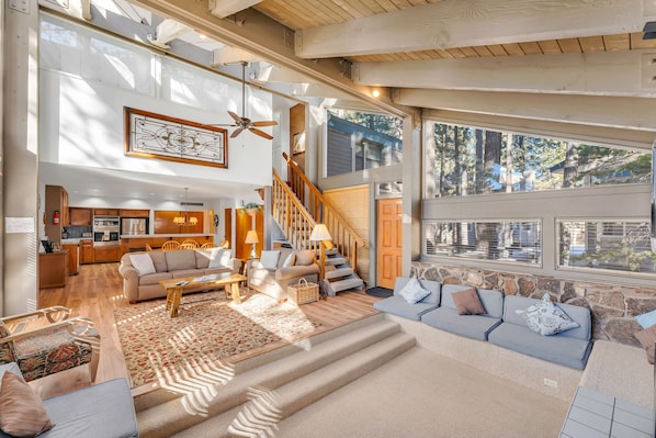 Living area - Lucky Lady 404 3 Bedroom Home by RedAwning (South Lake Tahoe)