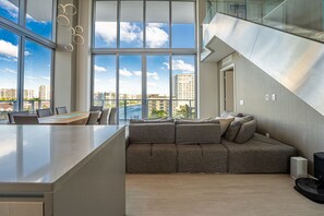 Interior - Luxurious Duplex Condo with Beach Service (Hollywood)