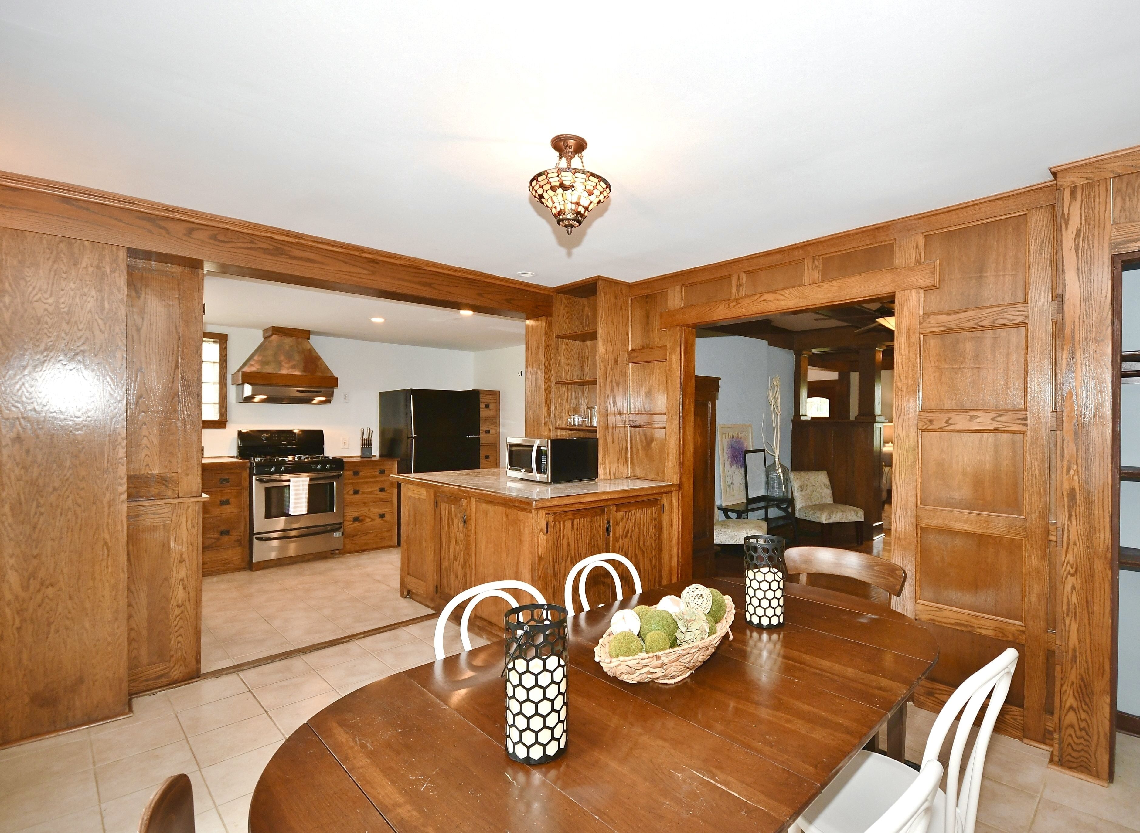 Charming Pittsburgh Home| 2 Full Baths| Parking