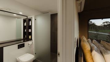 Separate tub and shower, deep soaking tub, rainfall showerhead