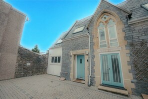 Exterior detail - Plymouth City Centre Location and Free Parking. (Plymouth)