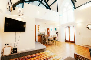 Interior - Beautiful House City Conversion, Free Parking. (Plymouth)