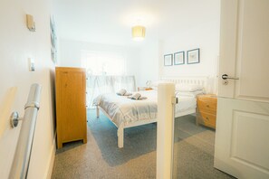 1 bedroom, iron/ironing board, WiFi