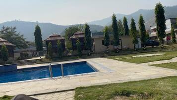 Comfort Suite, Garden View | 6 bedrooms, free WiFi