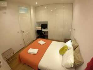 1 quarto, Wi-Fi de cortesia, roupa de cama