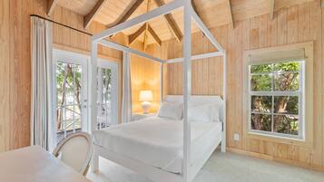 2 bedrooms, desk, travel crib, free WiFi