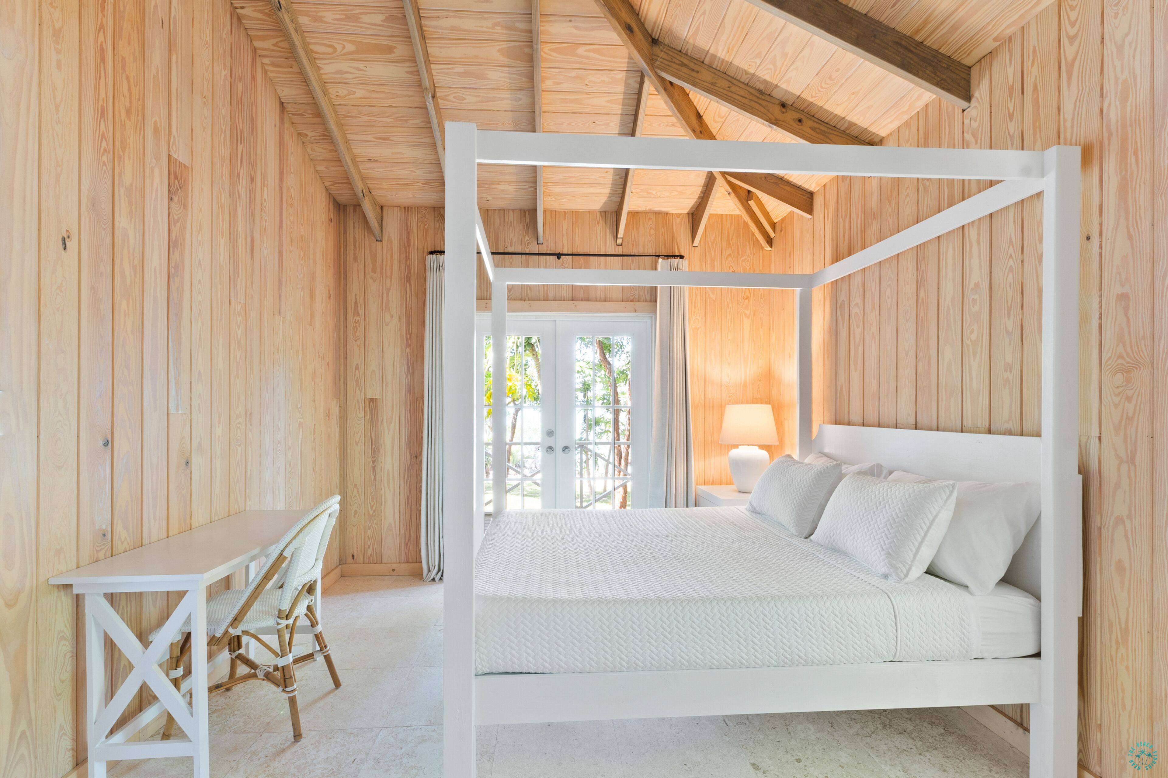 2 bedrooms, desk, travel cot, free WiFi