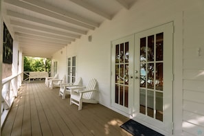 Terrace/patio - BRAND NEW & Waterfront 2bedroom 2bath ~ Lanai (Current)