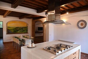 Dining - Beautiful private villa with WIFI, A/C, private pool, hot tub, TV, patio, close to San Gimignano (Tresanti)