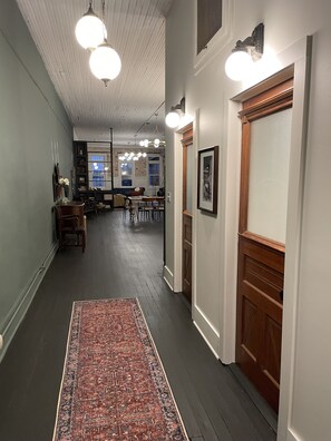 Interior - Huddleston Hall - Historic Downtown Apartment (Huntingdon)