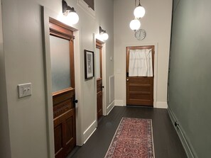 Interior - Huddleston Hall - Historic Downtown Apartment (Huntingdon)