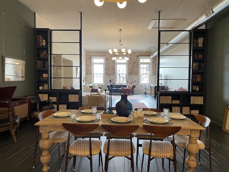 Dining. Huddleston Hall - Historic Downtown Apartment