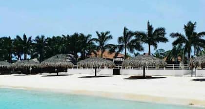 Wynter'sEscape! 2BR w/pool & beach access near PuertoSeco Beach! w/24-hrsecurity