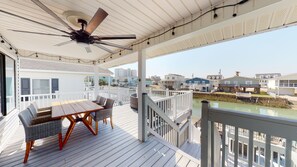 Outdoor dining - Wait & Sea - NEW Channel Home on the water: Newly Renovated 2023! Boat Ramp (North Myrtle Beach)