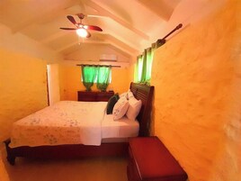 Decoración personalizada, muebles diferentes y wifi gratis 