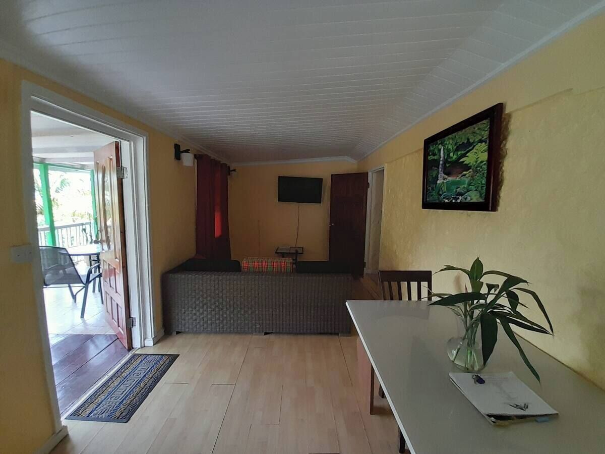 Standard Cabin, 1 Bedroom, Garden View, Mountainside | Living area | Smart TV, Netflix, streaming services