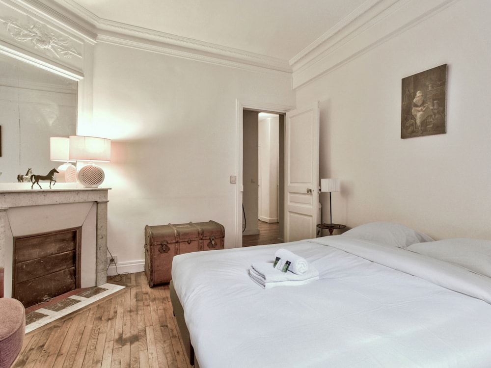 Exceptional flat at the heart of Montmartre Paris Welkeys Paris