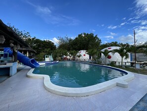 Utomhuspool